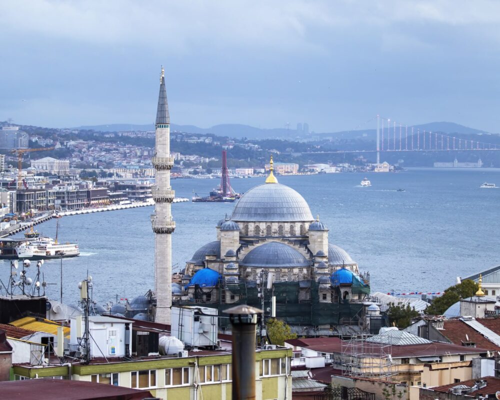 new-mosque-and-city-view-of-istanbul-turkey-2025-02-17-15-58-38-utc